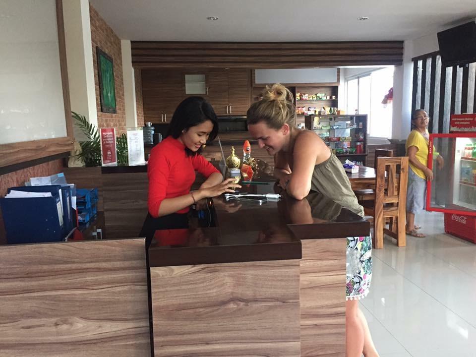 Lowcost Bed & Breakfast Jimbaran  Bagian luar foto