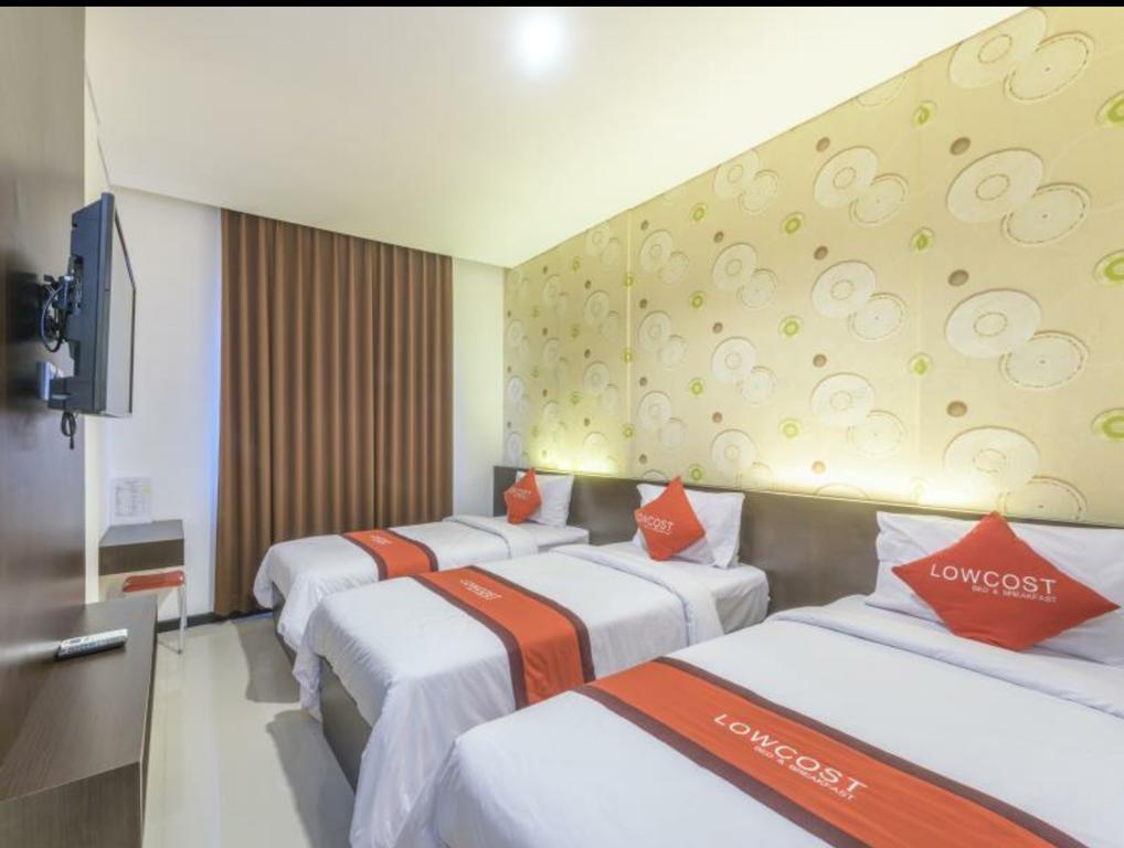 Lowcost Bed & Breakfast Jimbaran  Bagian luar foto