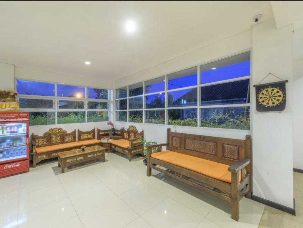 Lowcost Bed & Breakfast Jimbaran  Bagian luar foto