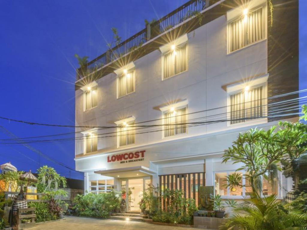 Lowcost Bed & Breakfast Jimbaran  Bagian luar foto