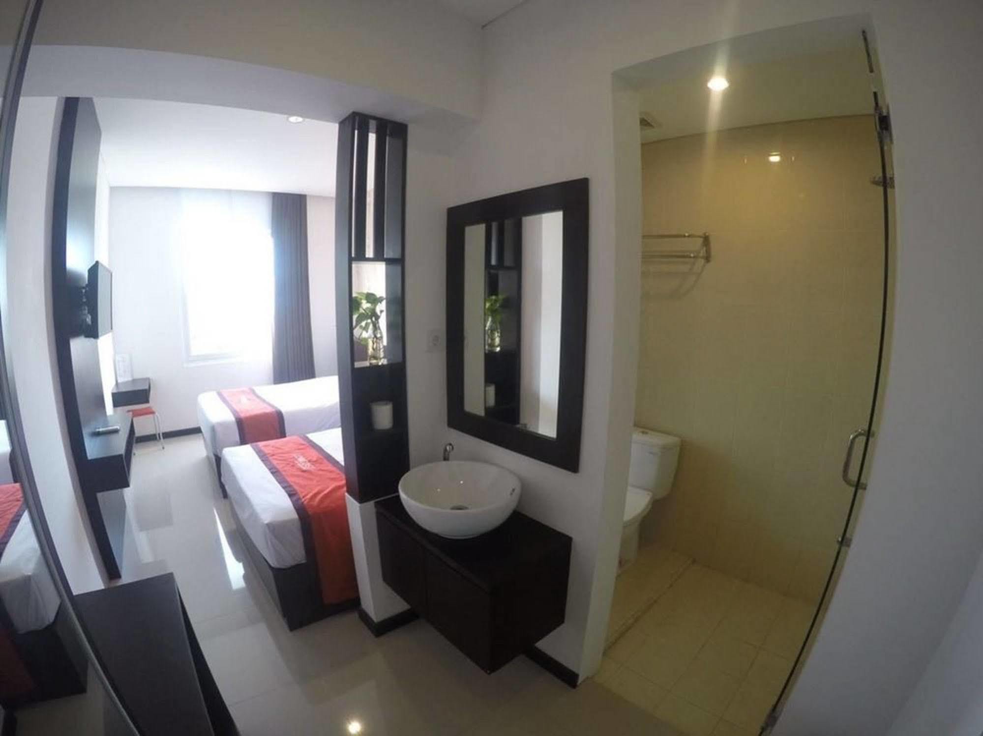Lowcost Bed & Breakfast Jimbaran  Bagian luar foto