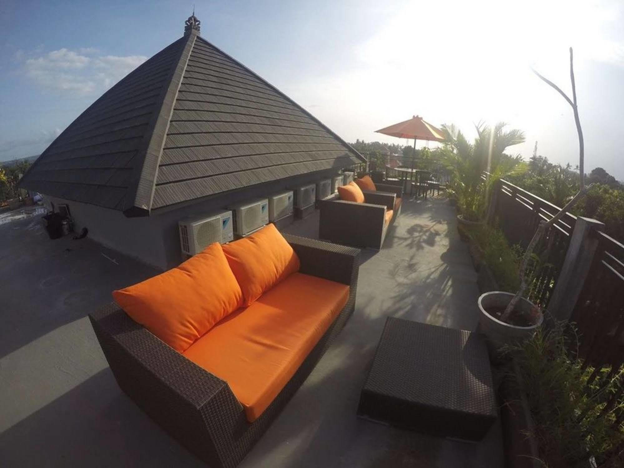 Lowcost Bed & Breakfast Jimbaran  Bagian luar foto
