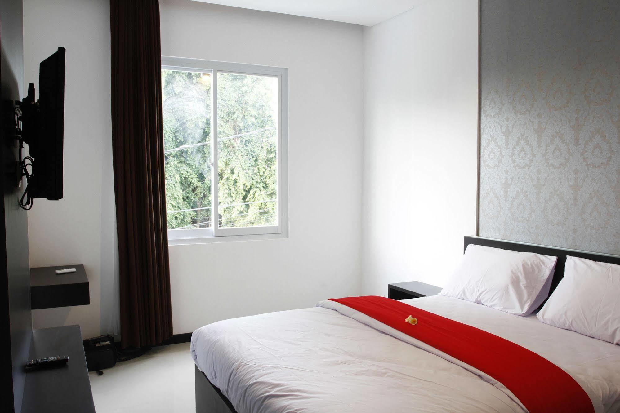 Lowcost Bed & Breakfast Jimbaran  Bagian luar foto