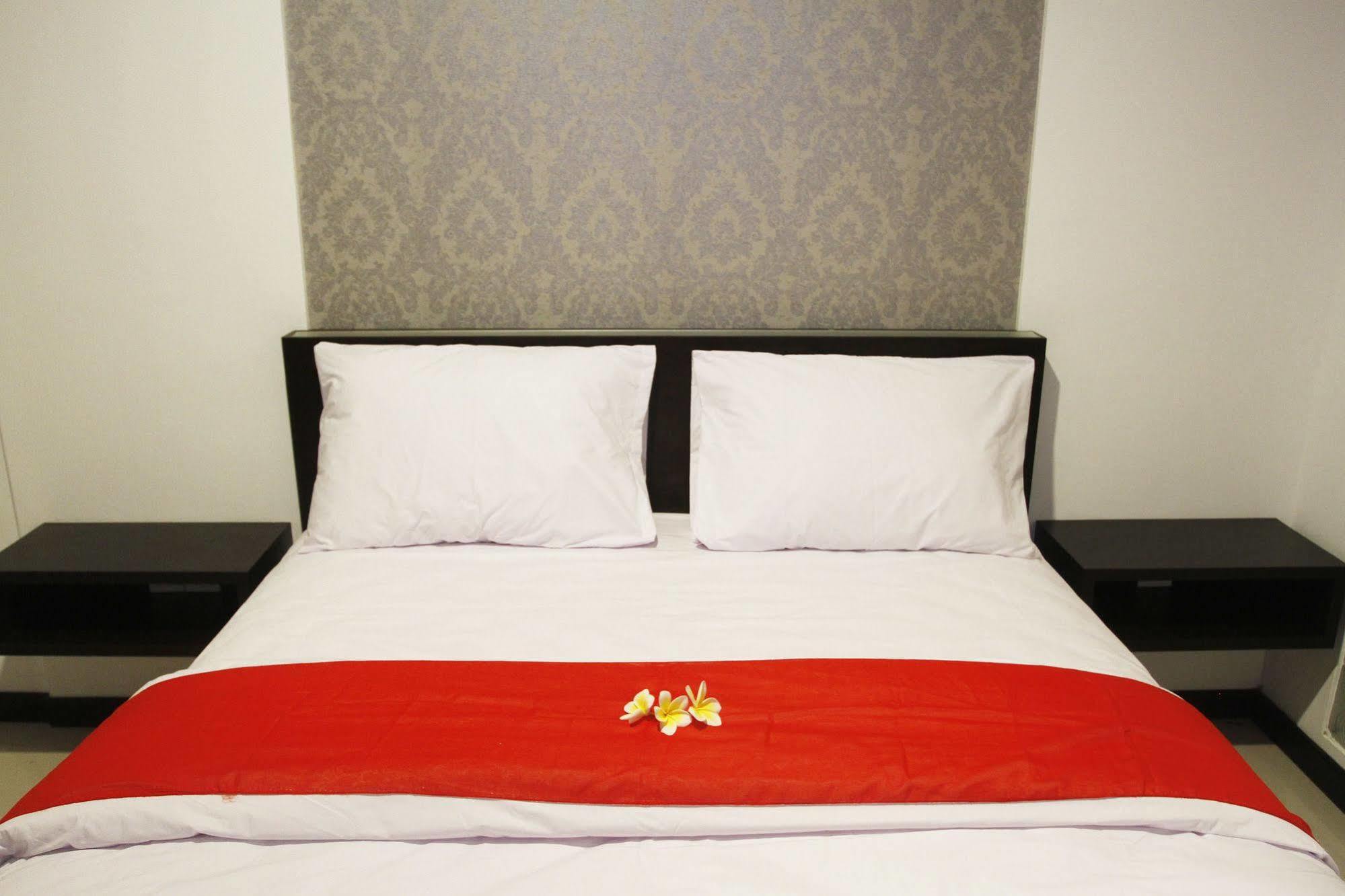Lowcost Bed & Breakfast Jimbaran  Bagian luar foto