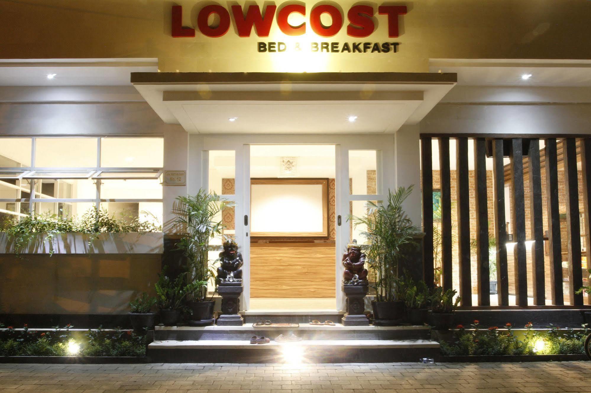 Lowcost Bed & Breakfast Jimbaran  Bagian luar foto